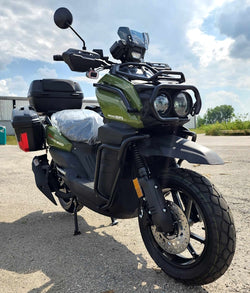 200cc 4 Stroke EFI Gas Moped Scooter W/ Disc Brakes - TANK DLX 200